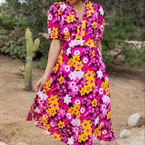 Lesley Evers Caroline Short Sleeve Dress in Daffodils Pink Size 2X